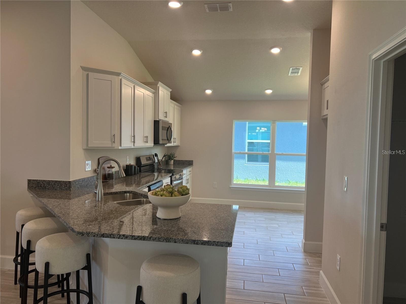 Single Family Residence at 9380 HIGHLAND HILLS DR ST, HUDSON, photo 6 of 22