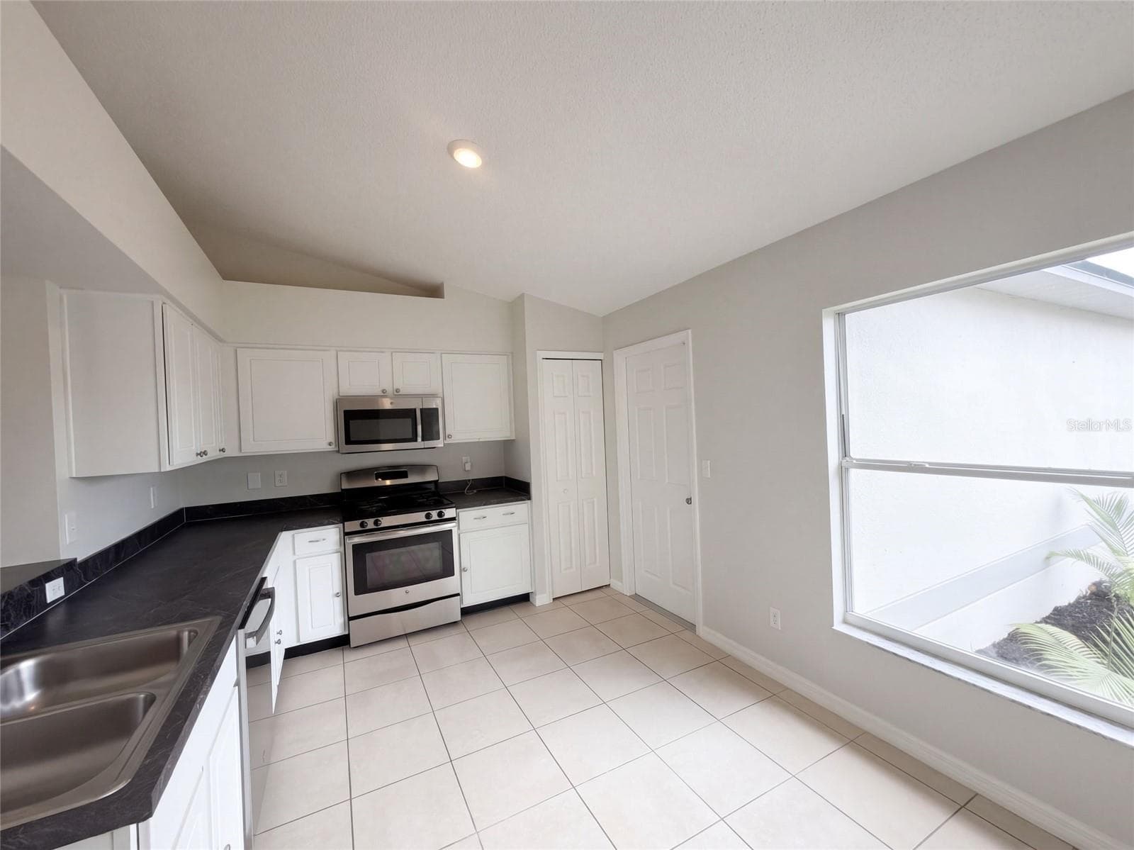 Single Family Residence at 13319 CASPIAN LN, CLERMONT, photo 6 of 19