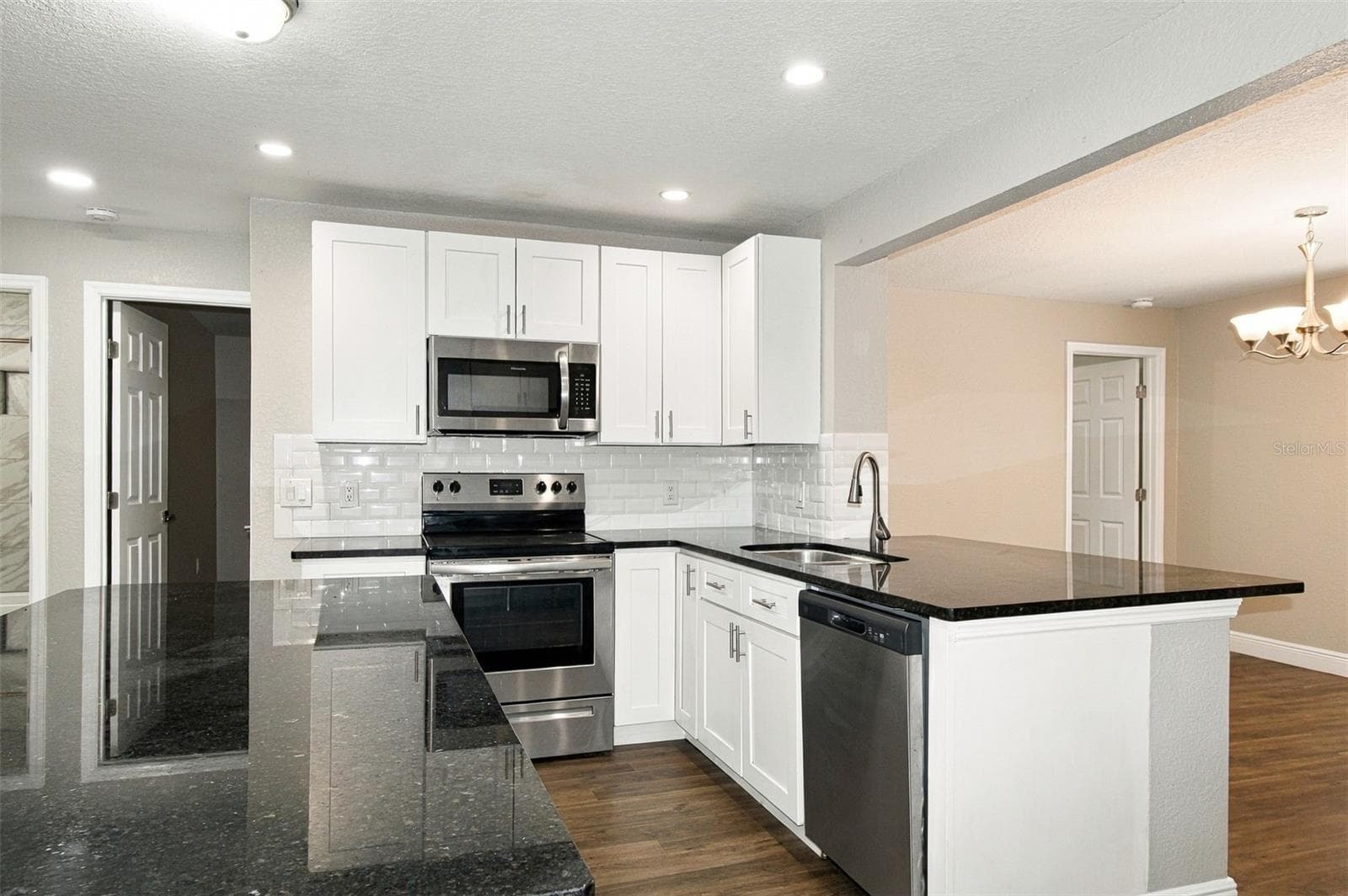 Single Family Residence at 348 HARTWOOD AVE, SPRING HILL, photo 9 of 21