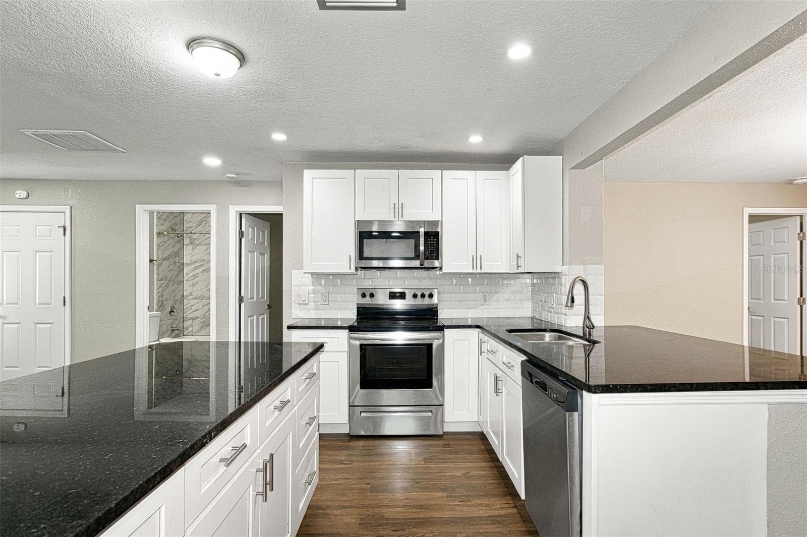 Single Family Residence at 348 HARTWOOD AVE, SPRING HILL, photo 10 of 21