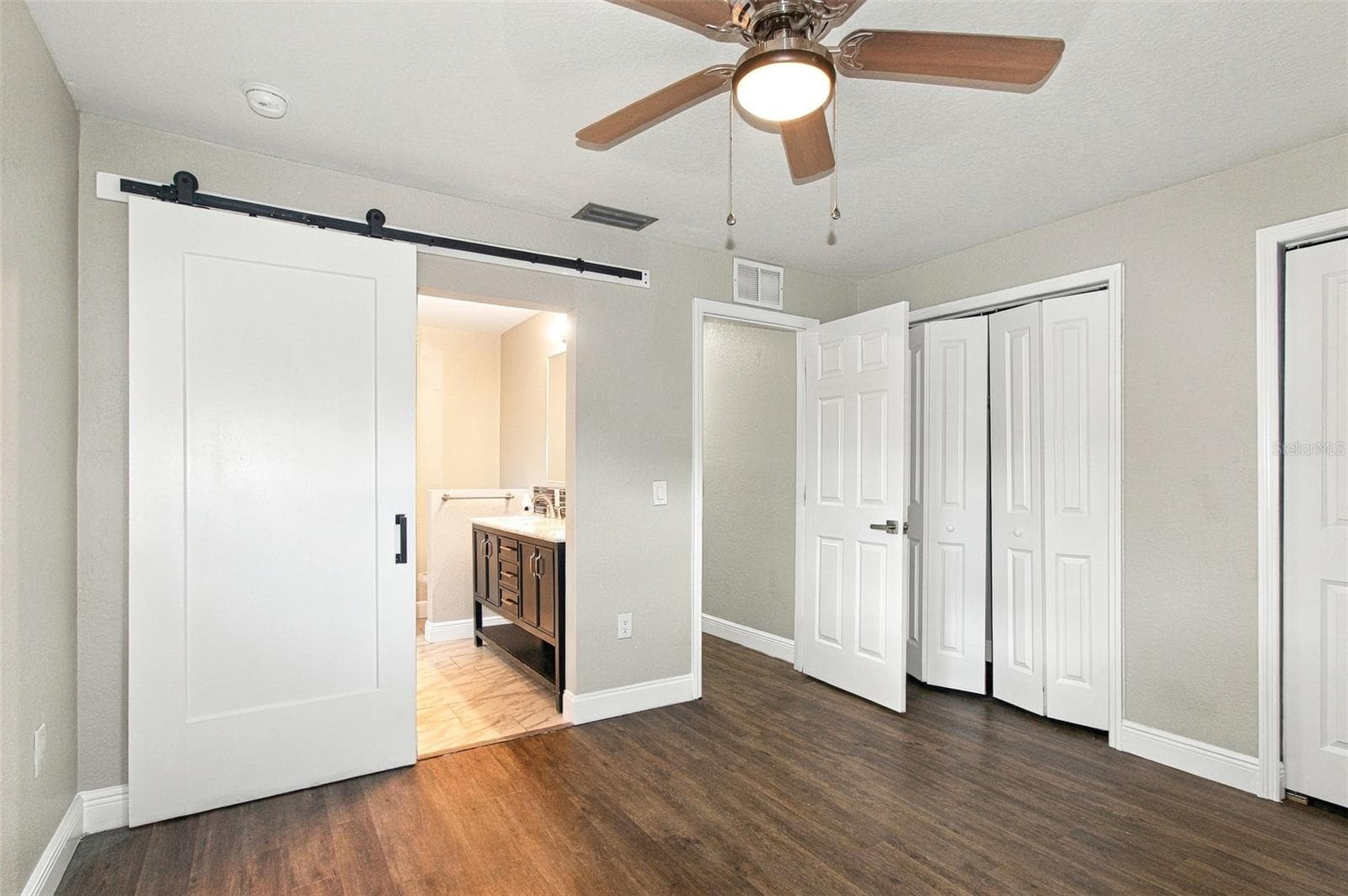 Single Family Residence at 348 HARTWOOD AVE, SPRING HILL, photo 11 of 21