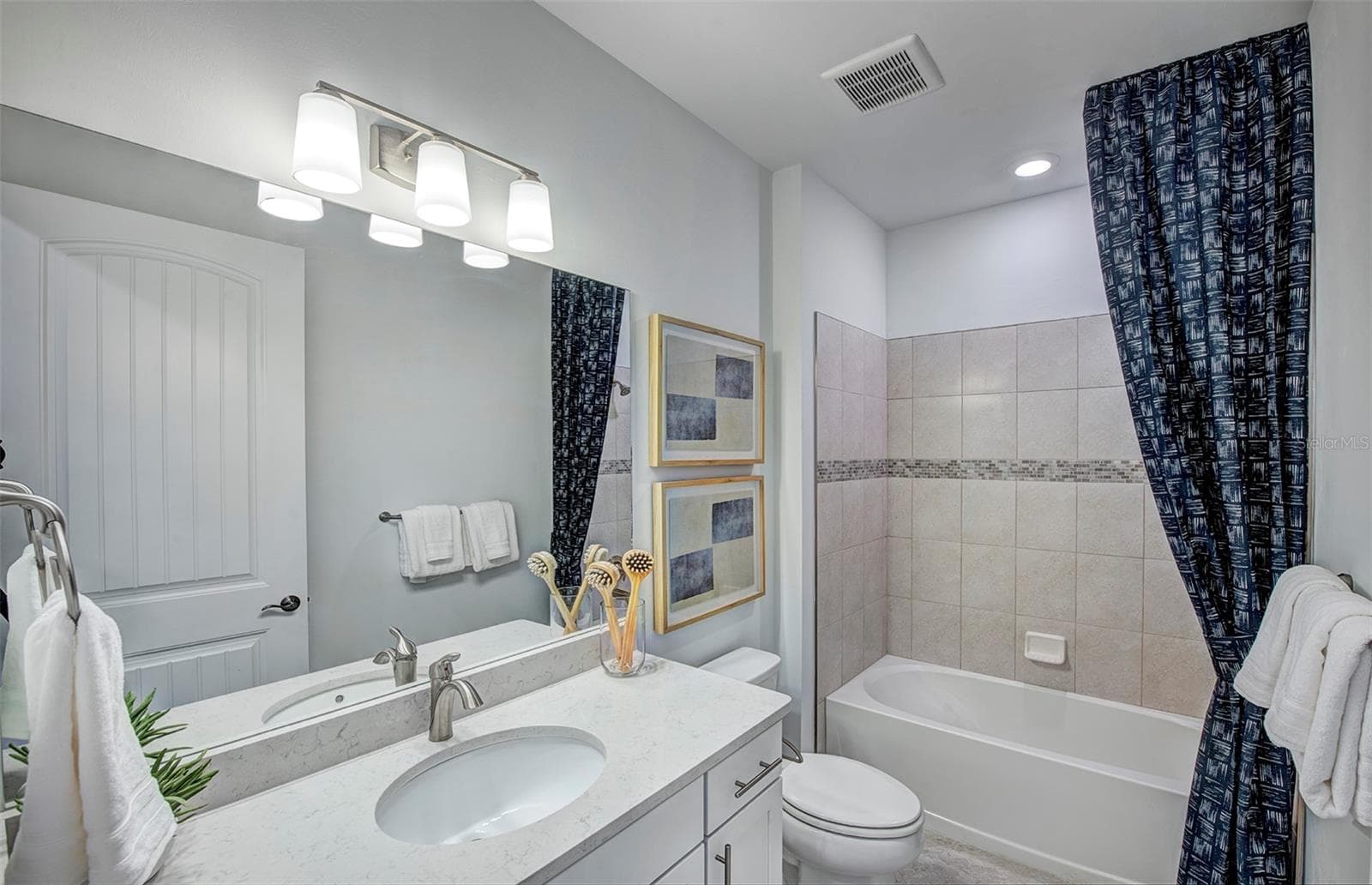 PICTURES ARE OF THE FURNISHED MODEL. - 10481 SEA BREEZE RIDGE DR, ENGLEWOOD