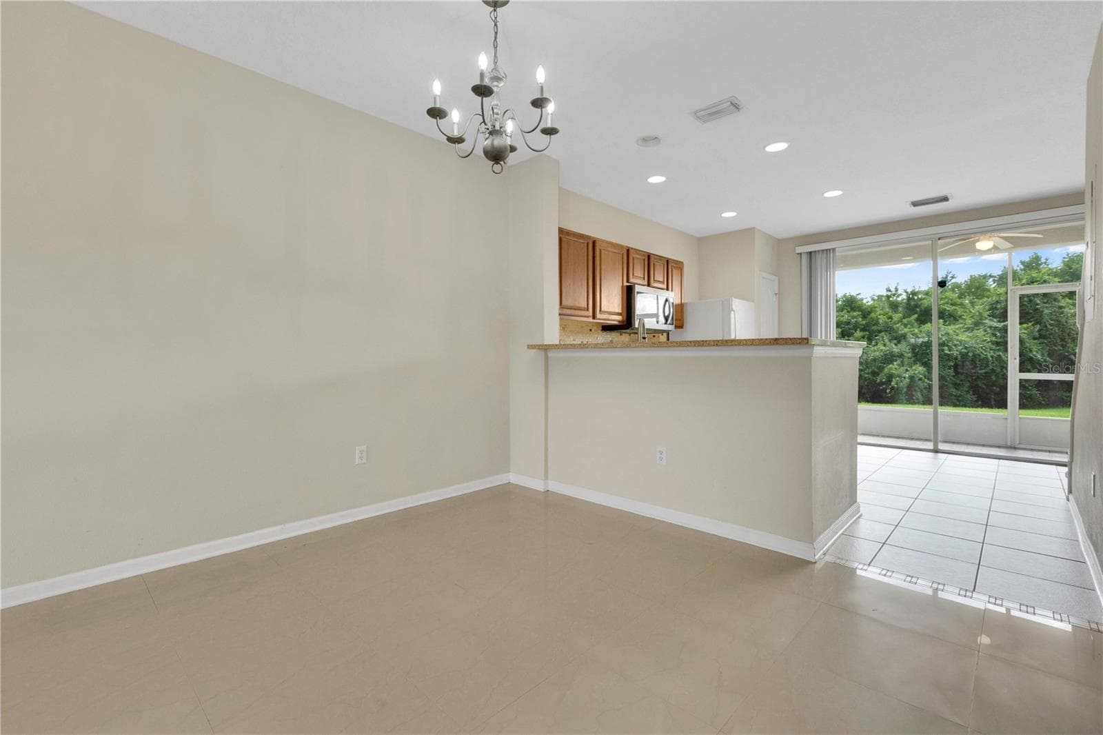 Townhouse at 10173 BESSEMER POND CT, RIVERVIEW, photo 4 of 27