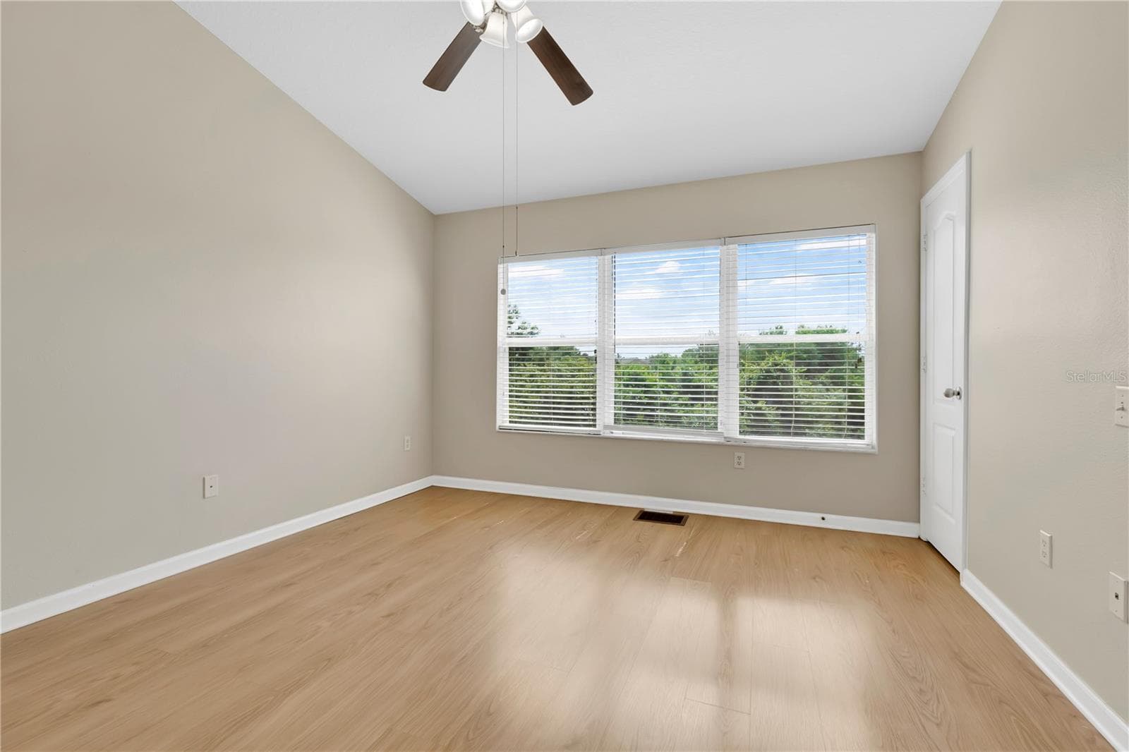 Townhouse at 10173 BESSEMER POND CT, RIVERVIEW, photo 8 of 27