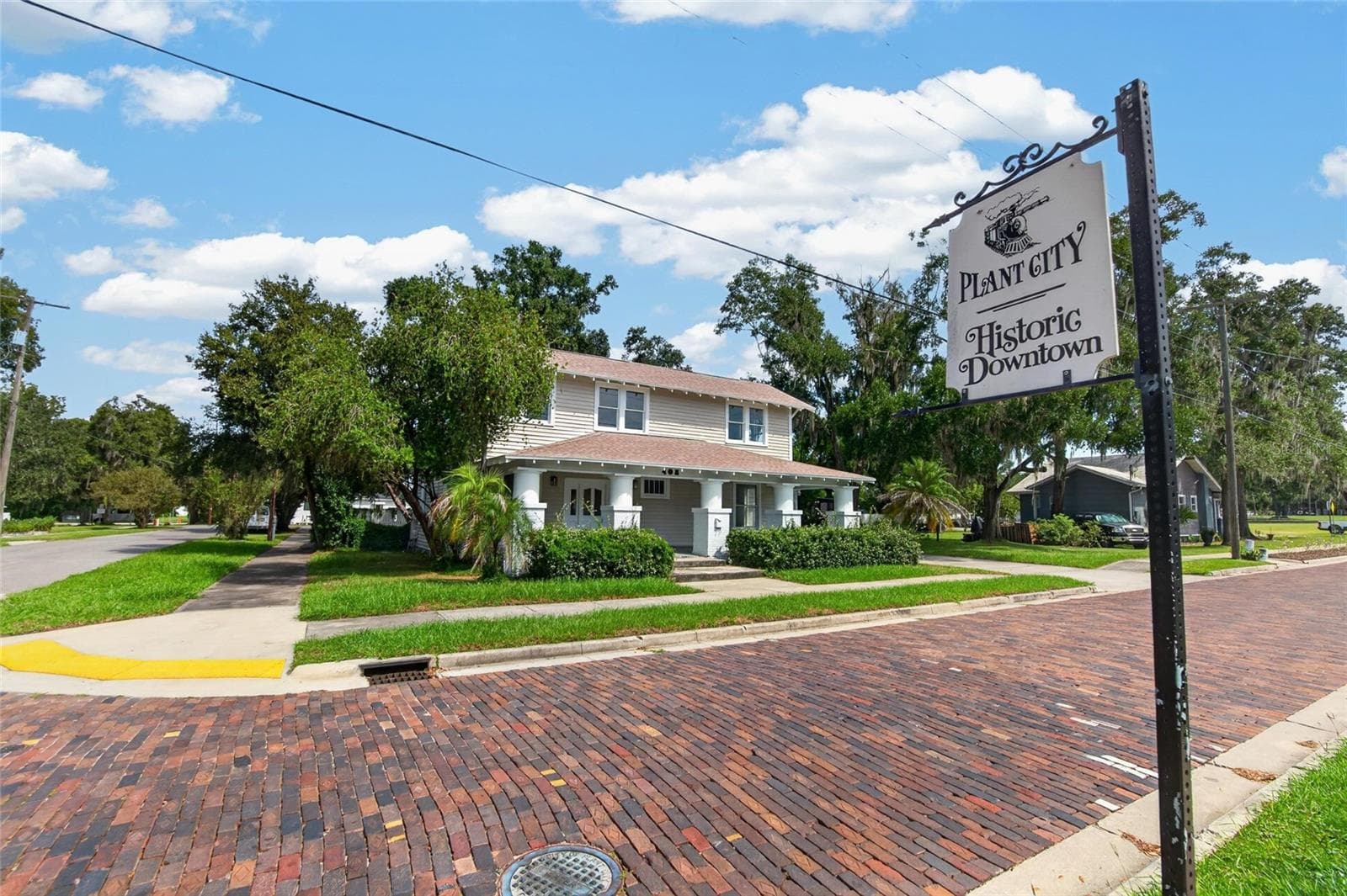 Single Family Residence at 408 W HERRING ST, PLANT CITY, photo 2 of 59