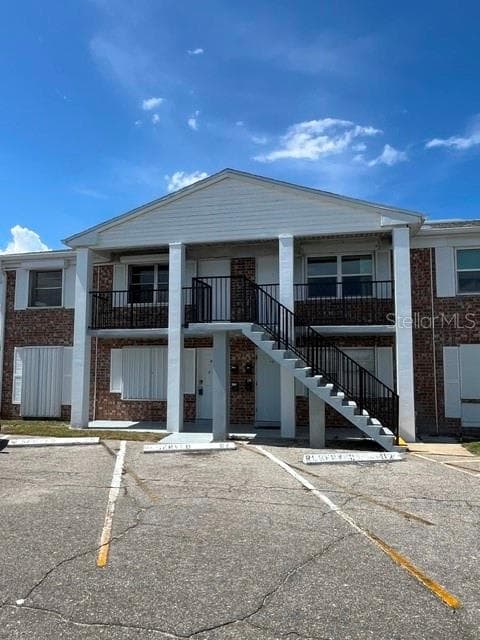 190 E OLMSTEAD DR #F32