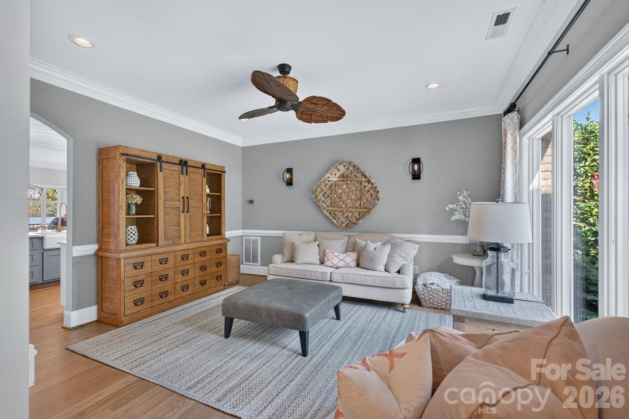 main floor sitting area - 148 Forest Lake Court, Mount Gilead