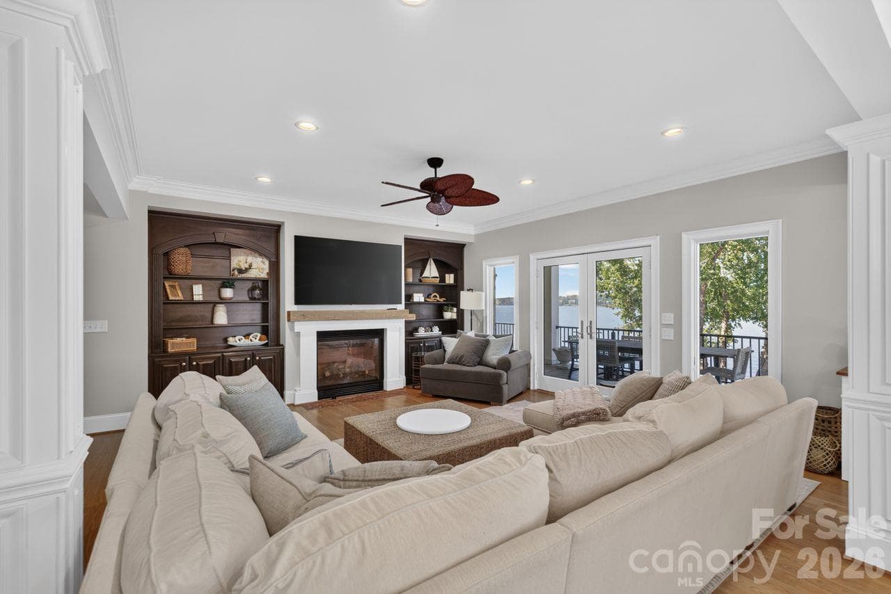 main floor living room - 148 Forest Lake Court, Mount Gilead