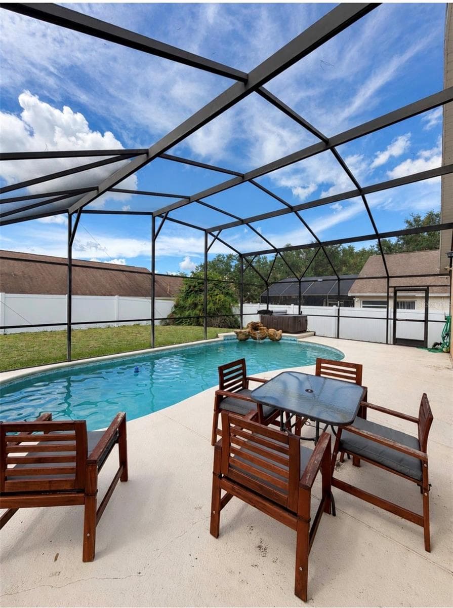 Lanai - 2564 BEAR CREEK CT, KISSIMMEE