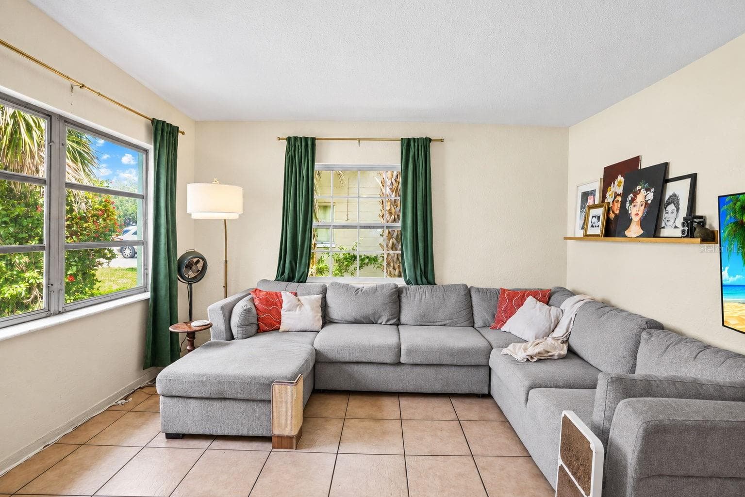 Unit 1- Living Room - 173 38TH AVE SE, ST PETERSBURG