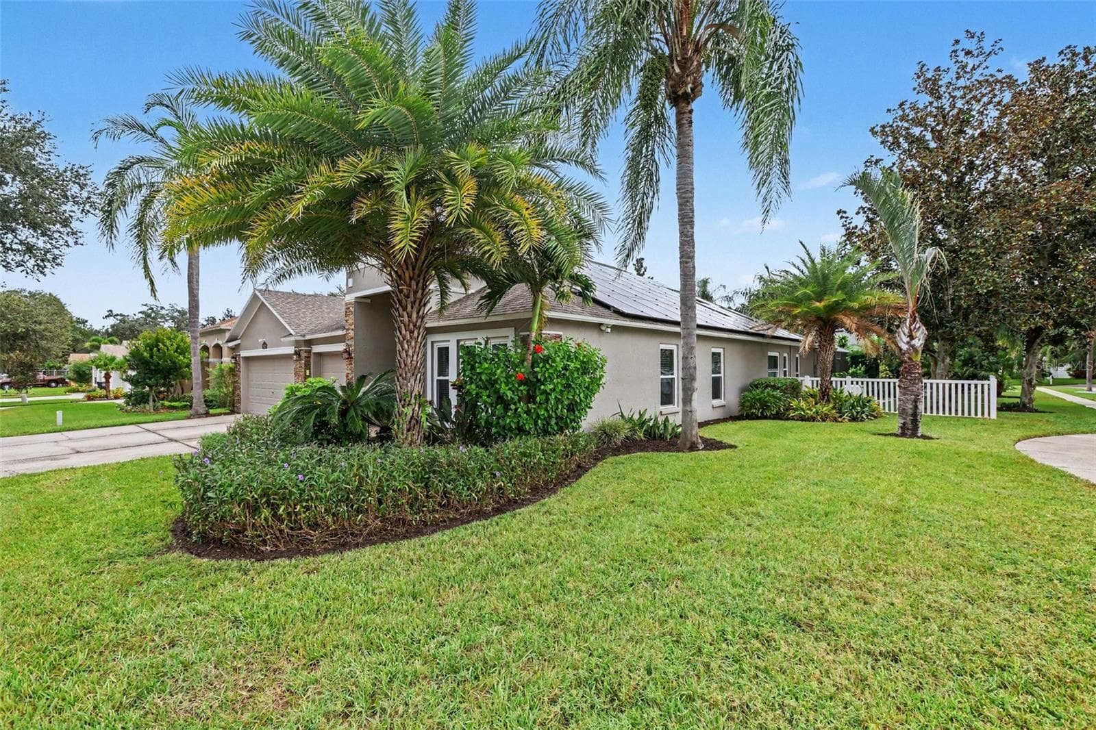 Single Family Residence at 8937 ABERDEEN CREEK CIR, RIVERVIEW, photo 3 of 33