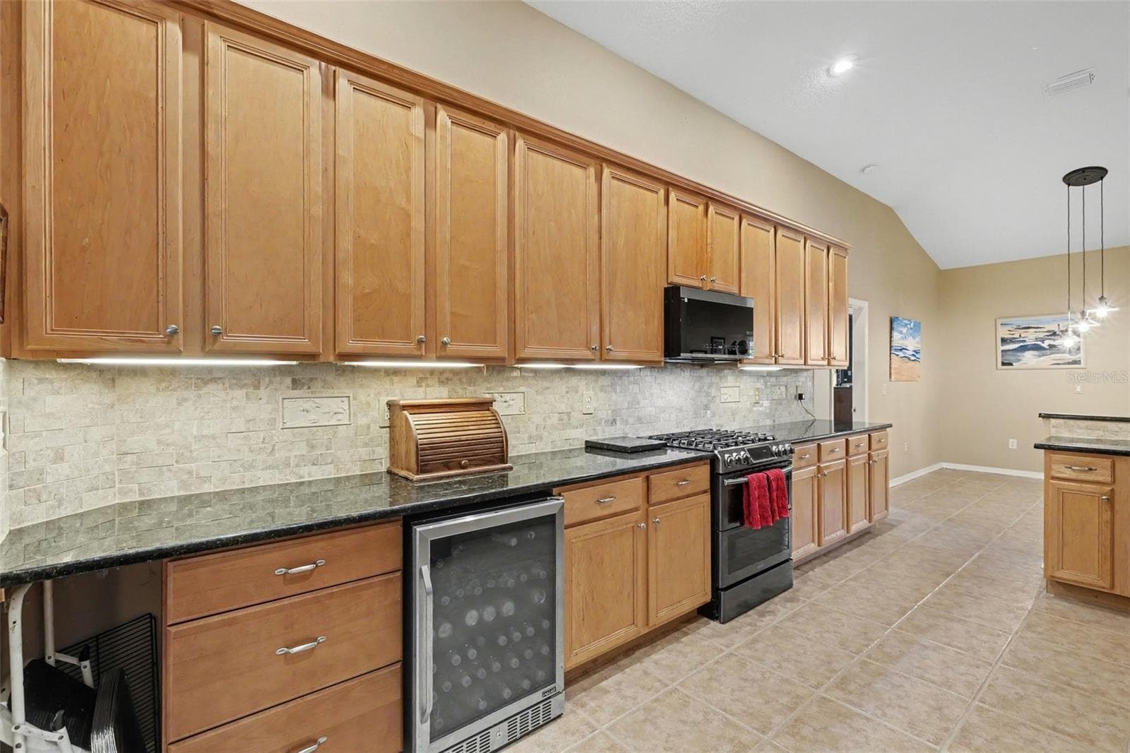Single Family Residence at 8937 ABERDEEN CREEK CIR, RIVERVIEW, photo 12 of 33