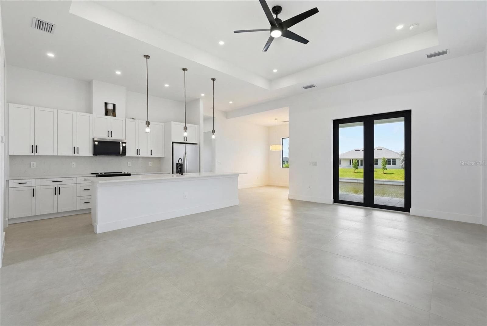 LIVING ROOM - 227 NE 15TH ST, CAPE CORAL
