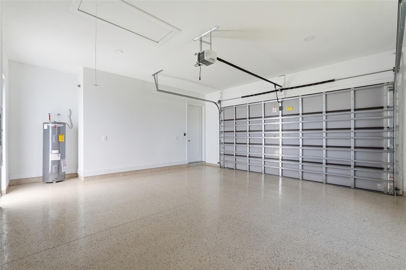 GARAGE - 227 NE 15TH ST, CAPE CORAL