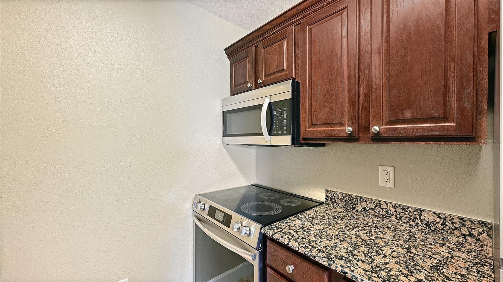 Kitchen, Wood Cabinets - 4025 CROCKERS LAKE BLVD #22, SARASOTA