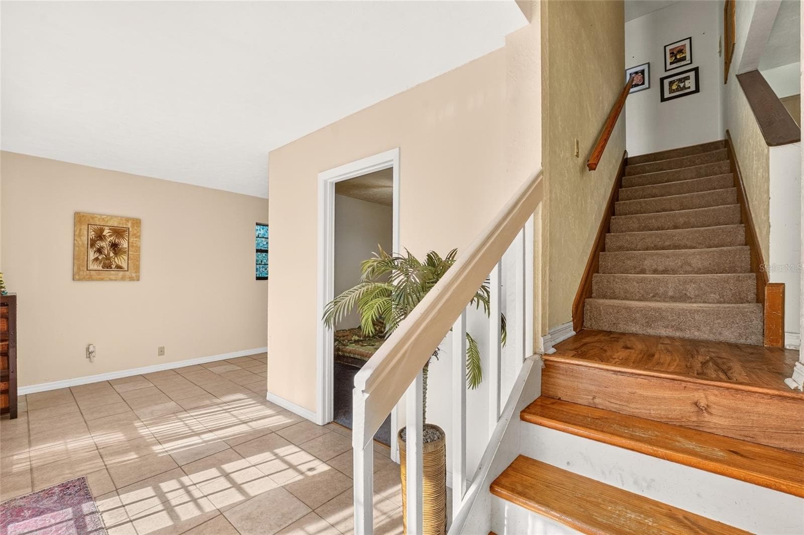 Foyer - 18784 NW 230TH ST, HIGH SPRINGS