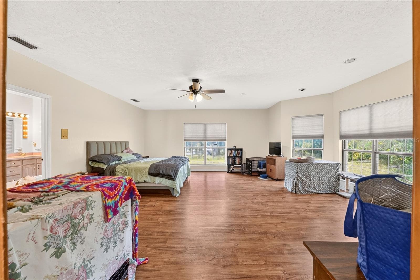 Primary bedroom - 18784 NW 230TH ST, HIGH SPRINGS