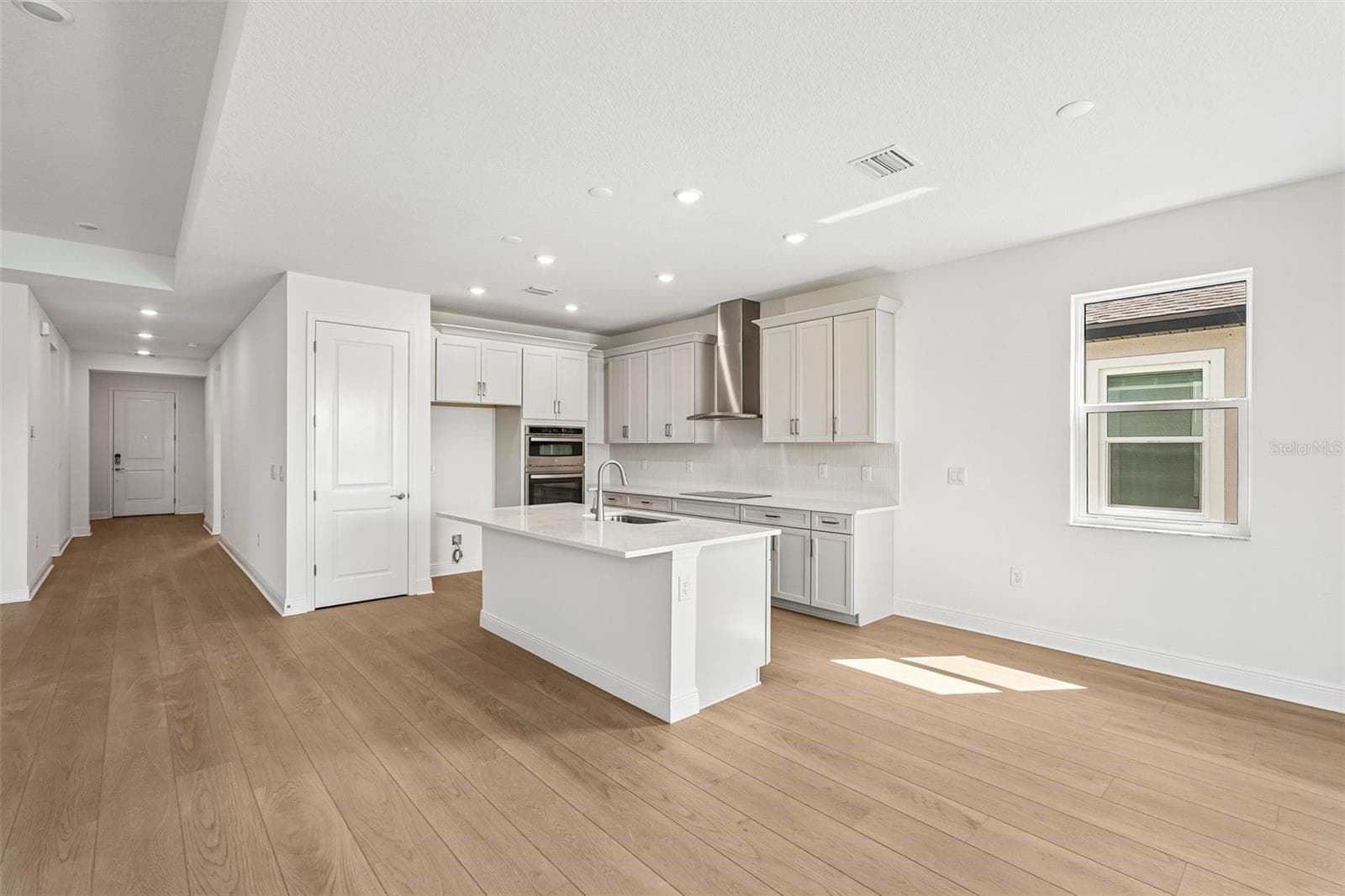 Single Family Residence at 9250 DEEP HORIZON LOOP, PARRISH, photo 3 of 25