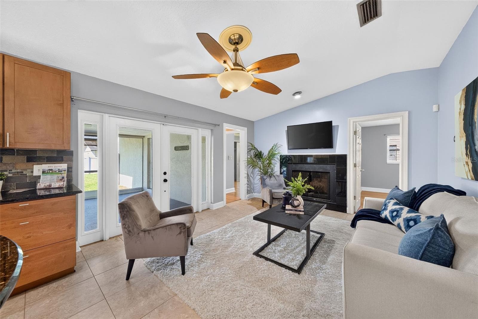 Family Room13'x13' - 943 FAIRWAY DR, WINTER PARK
