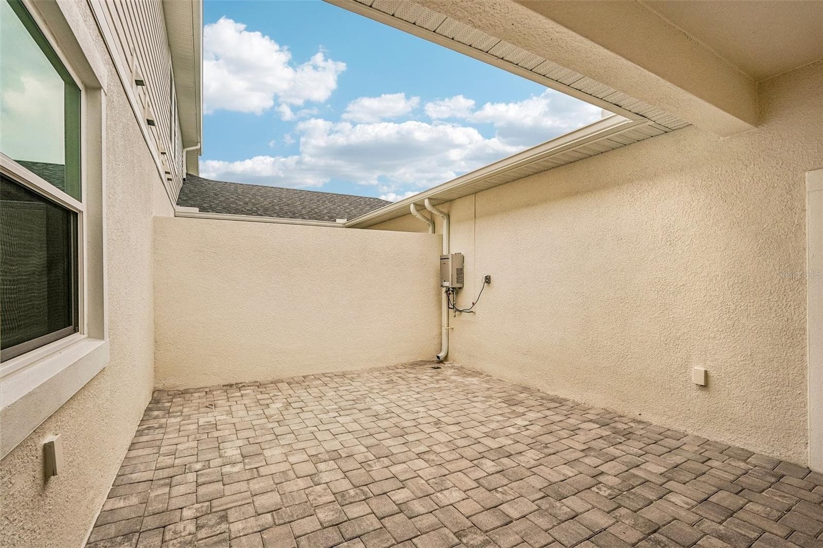 Townhouse at 4426 SUNSET GARDEN ST, BRADENTON, photo 3 of 28