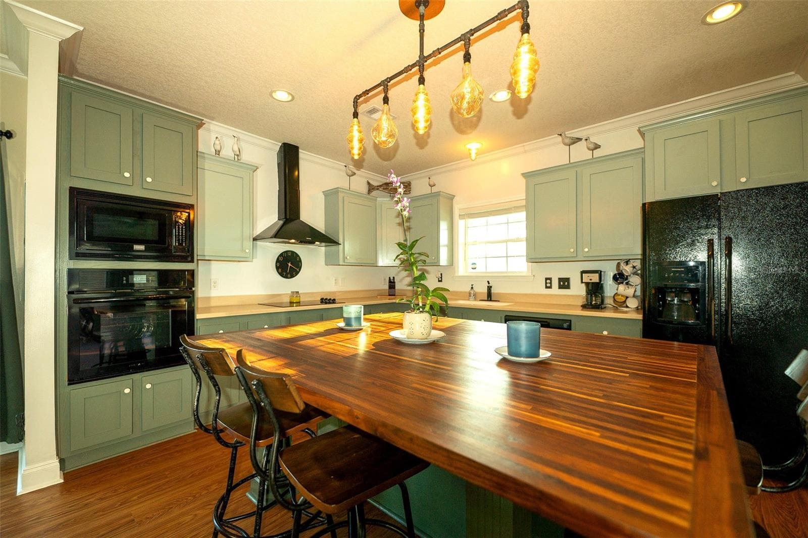 Single Family Residence at 7247 ARBORDALE DR, WEEKI WACHEE, photo 14 of 67