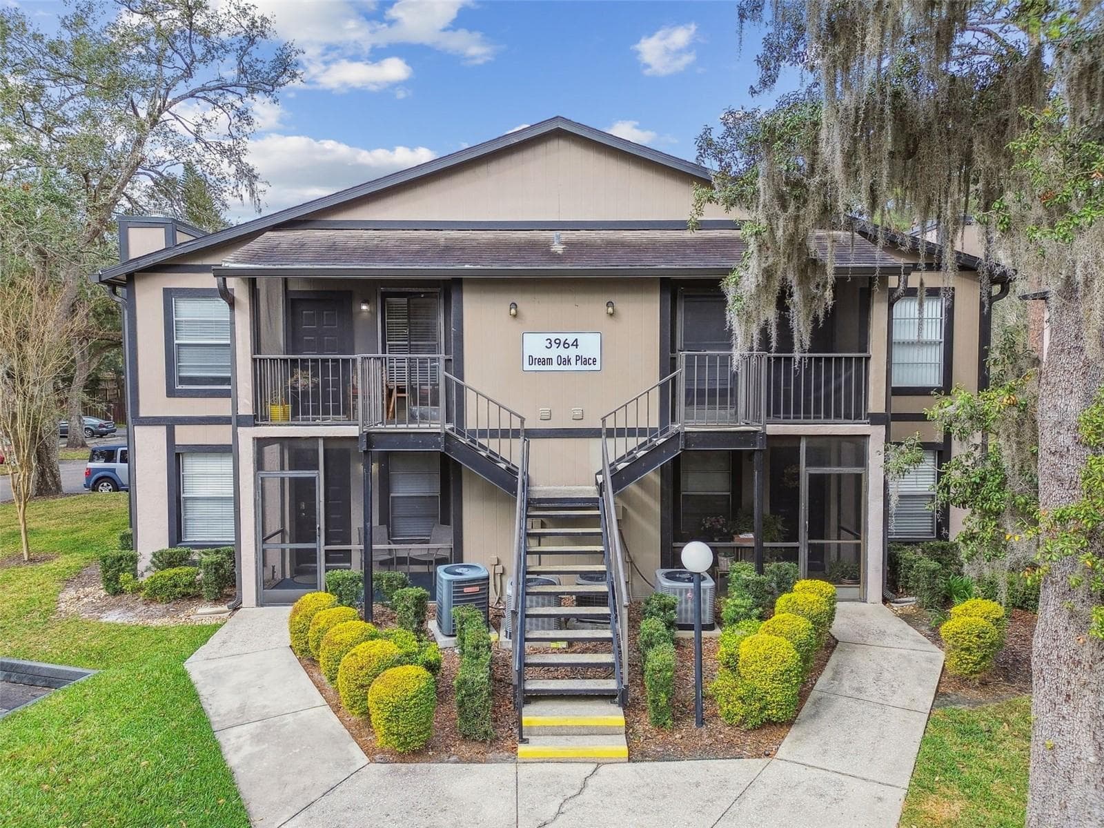 3964 DREAM OAK PL #201