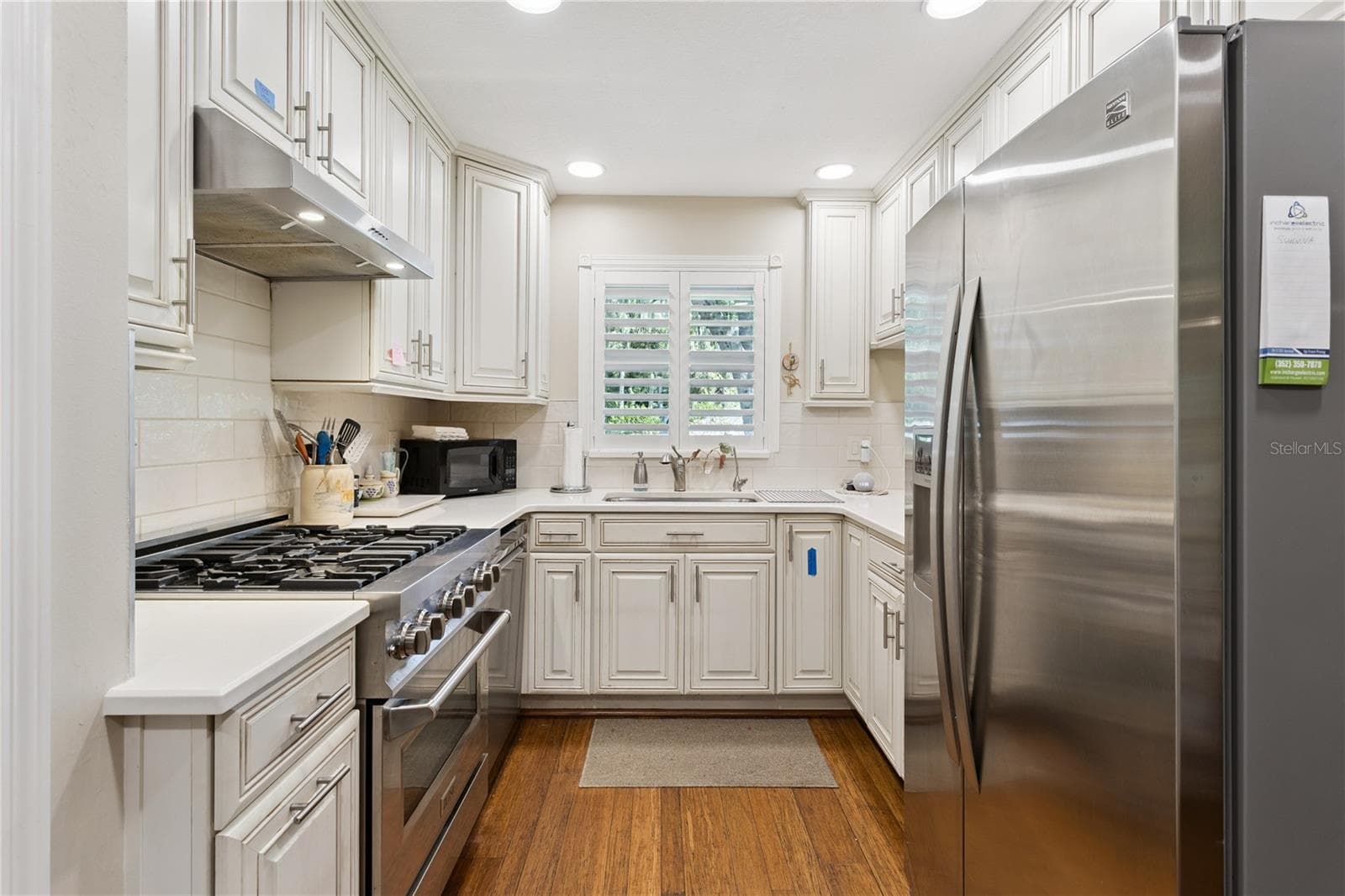 Single Family Residence at 1325 OVERLOOK DR, MOUNT DORA, photo 12 of 49
