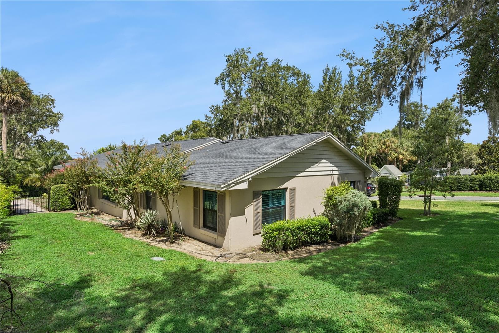 Single Family Residence at 1325 OVERLOOK DR, MOUNT DORA, photo 34 of 49