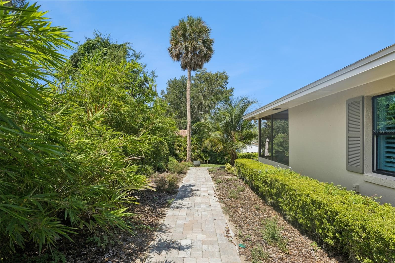 Single Family Residence at 1325 OVERLOOK DR, MOUNT DORA, photo 35 of 49
