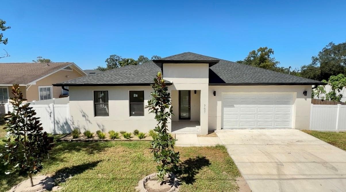 Single Family Residence at 707 W COUNTRY CLUB DR, TAMPA, photo 2 of 35