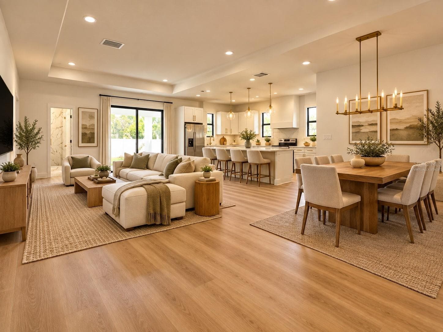 Virtually Staged - 707 W COUNTRY CLUB DR, TAMPA