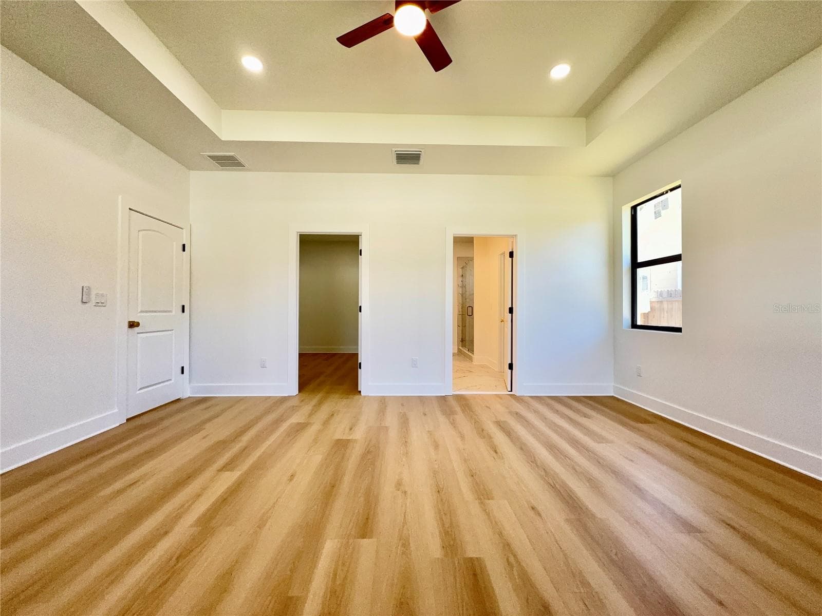Single Family Residence at 707 W COUNTRY CLUB DR, TAMPA, photo 15 of 35