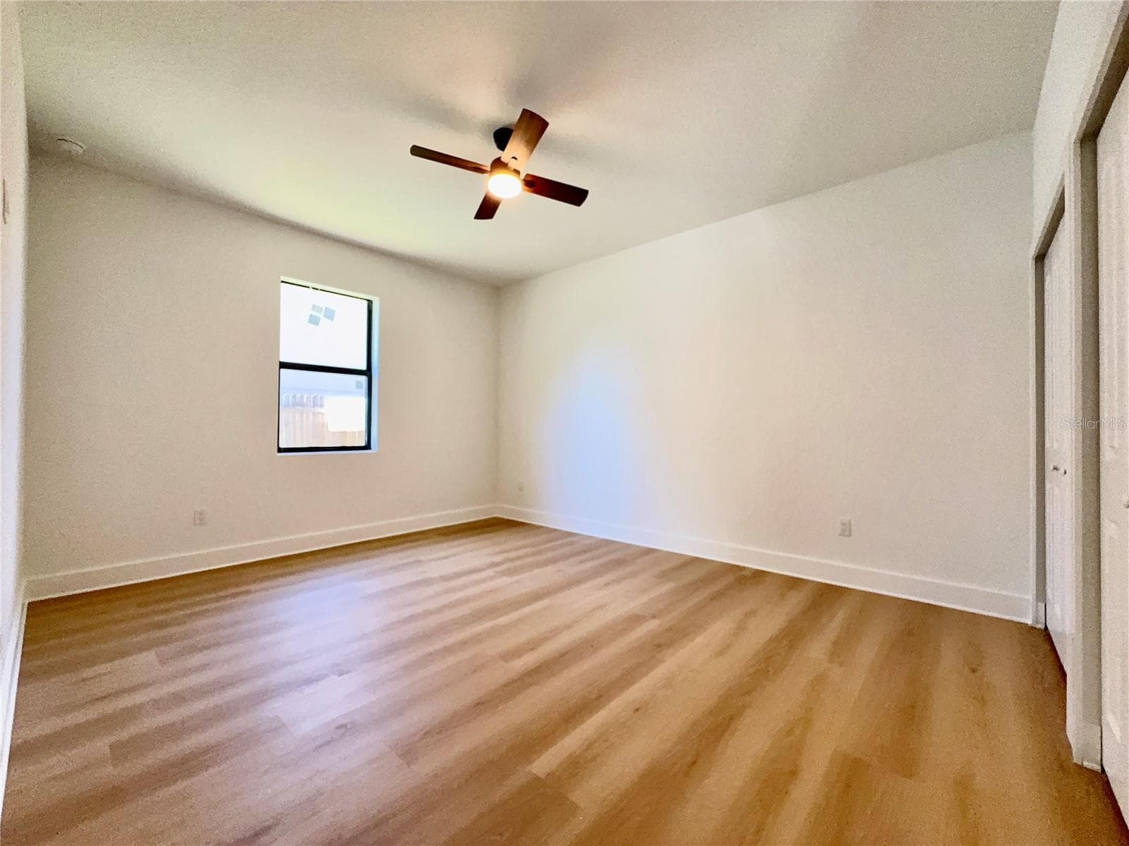 Single Family Residence at 707 W COUNTRY CLUB DR, TAMPA, photo 23 of 35