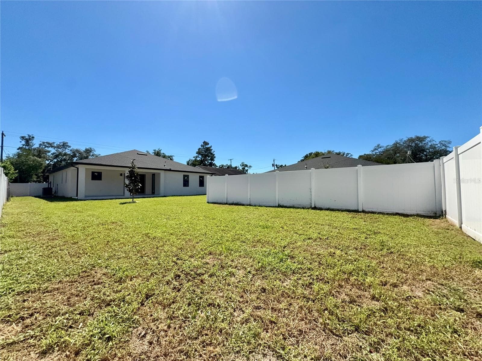 Single Family Residence at 707 W COUNTRY CLUB DR, TAMPA, photo 32 of 35