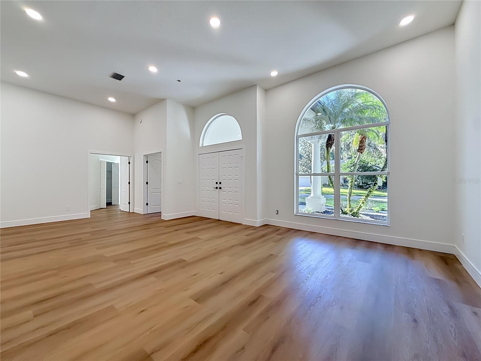 Single Family Residence at 7210 WAREHAM DR, TAMPA, photo 11 of 73