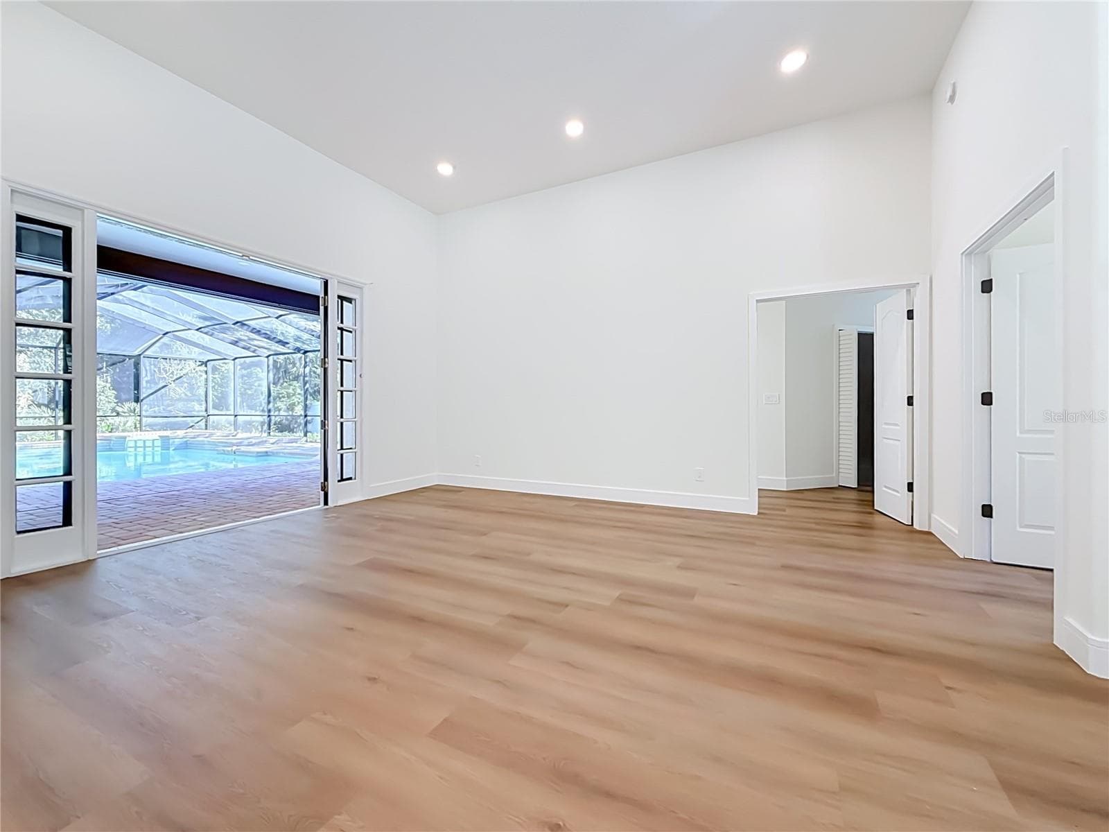 Single Family Residence at 7210 WAREHAM DR, TAMPA, photo 14 of 73
