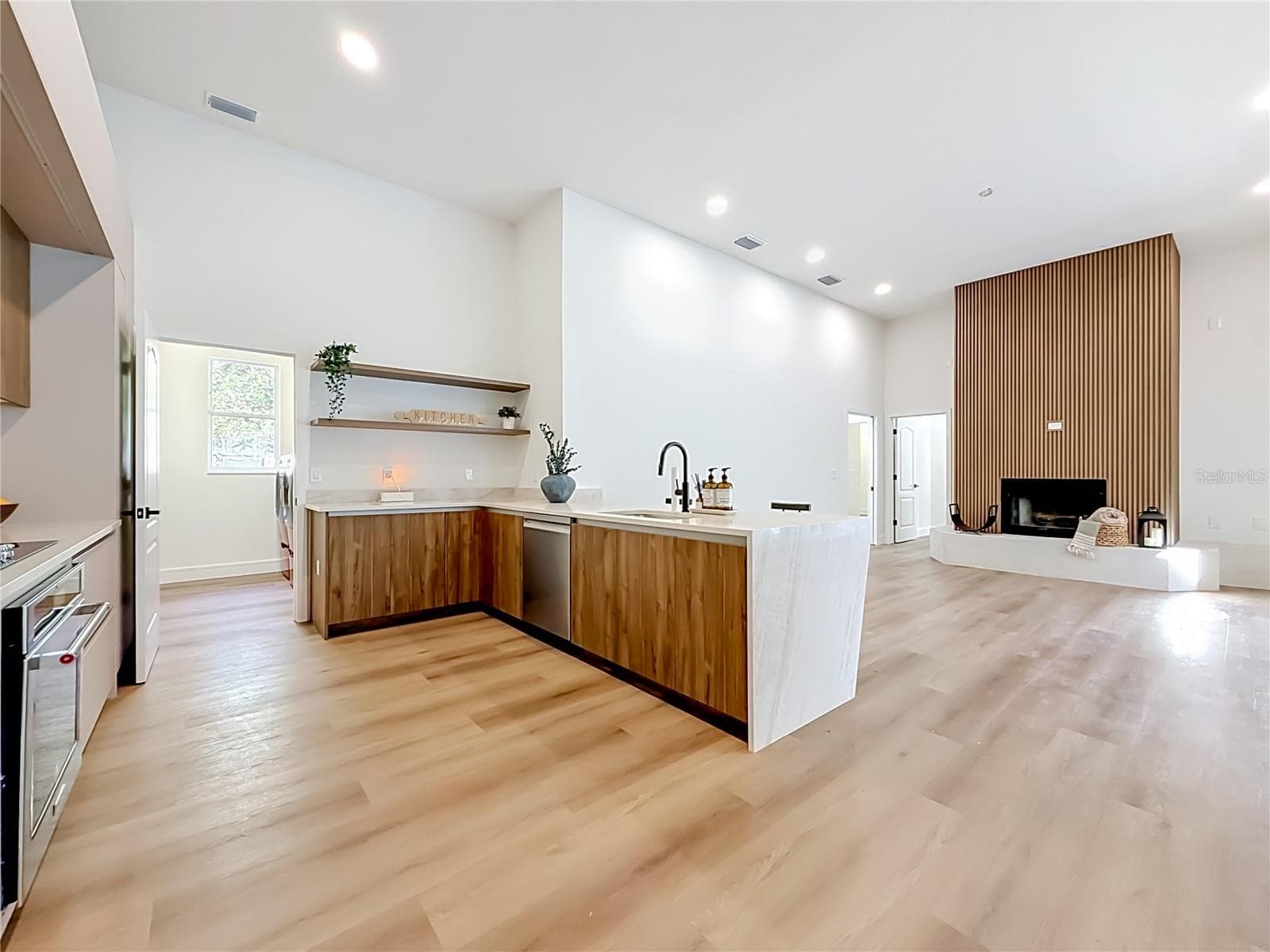 Single Family Residence at 7210 WAREHAM DR, TAMPA, photo 19 of 73