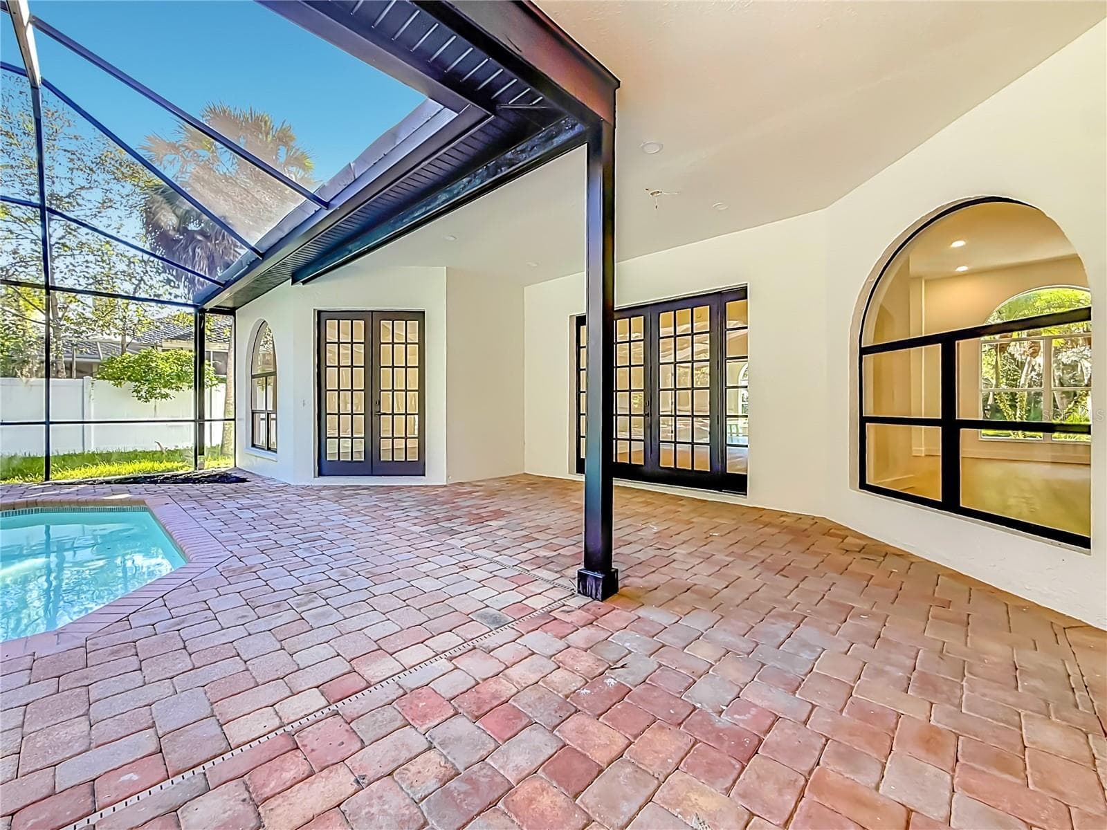 Single Family Residence at 7210 WAREHAM DR, TAMPA, photo 60 of 73