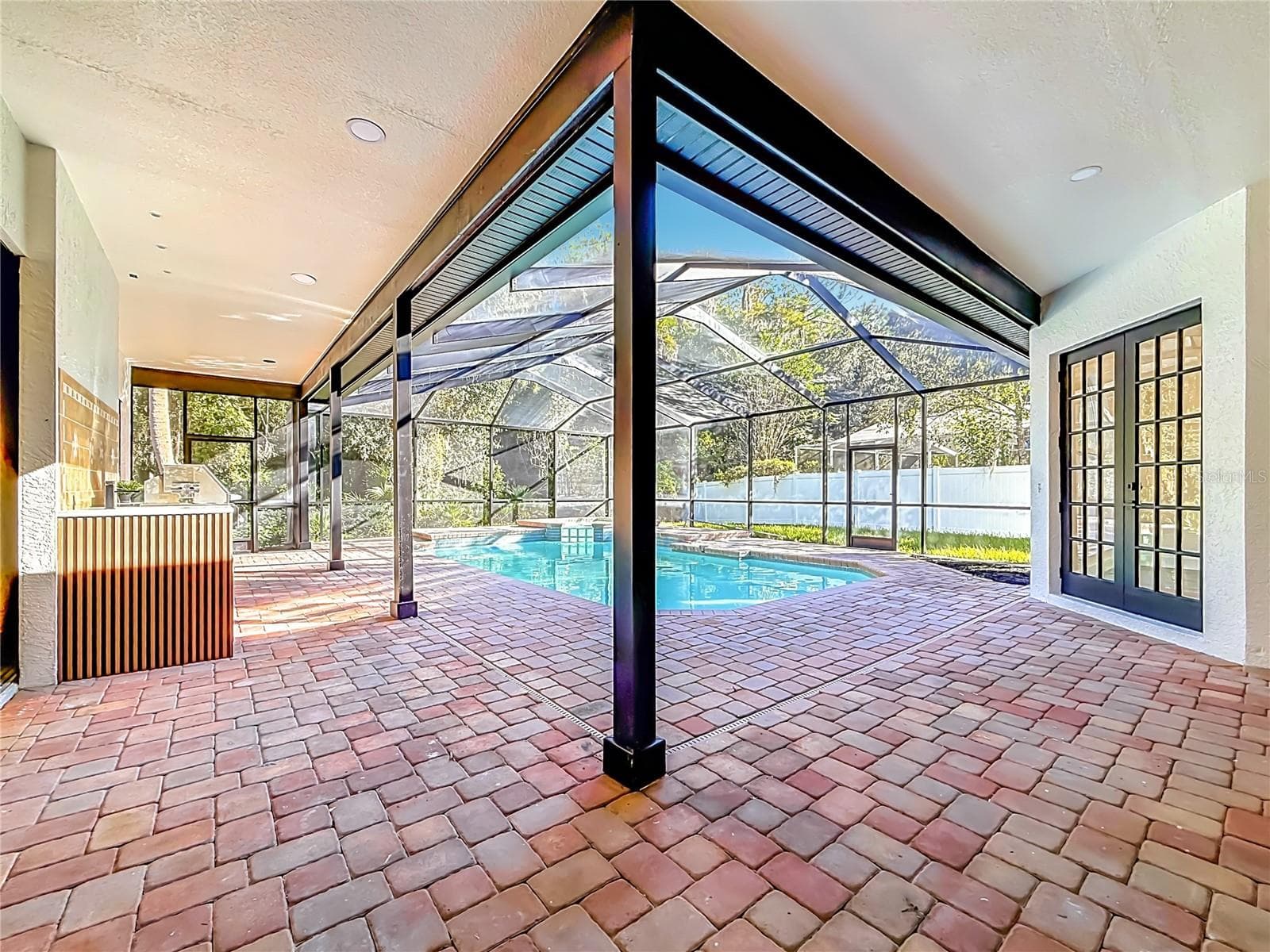 Single Family Residence at 7210 WAREHAM DR, TAMPA, photo 61 of 73