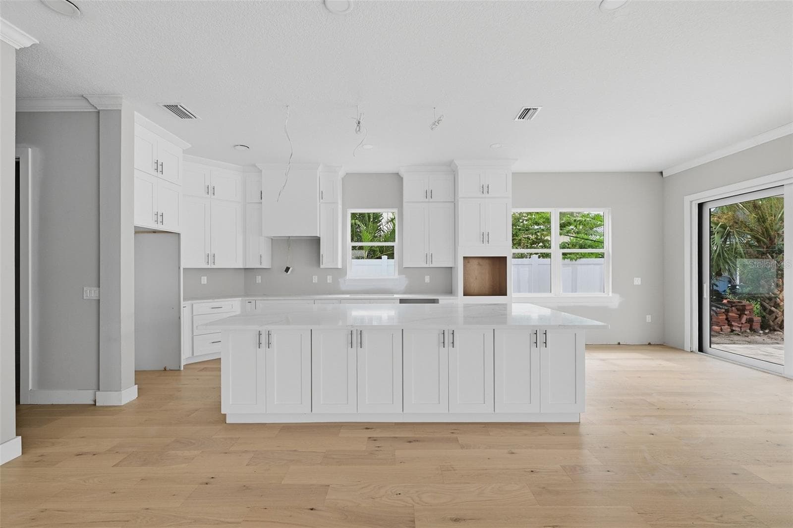 Single Family Residence at 6705 S HIMES AVE, TAMPA, photo 4 of 26