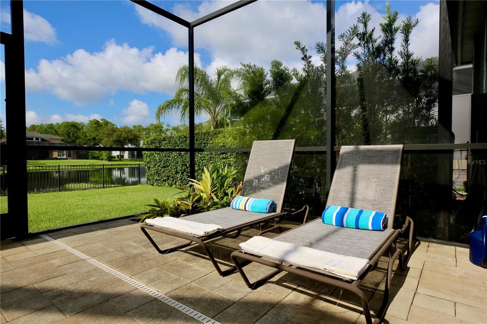 Inside Pool Lanai - 14824 TUDOR CHASE DR, TAMPA