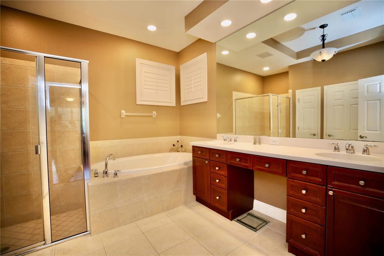 Primary Bathroom - 14824 TUDOR CHASE DR, TAMPA