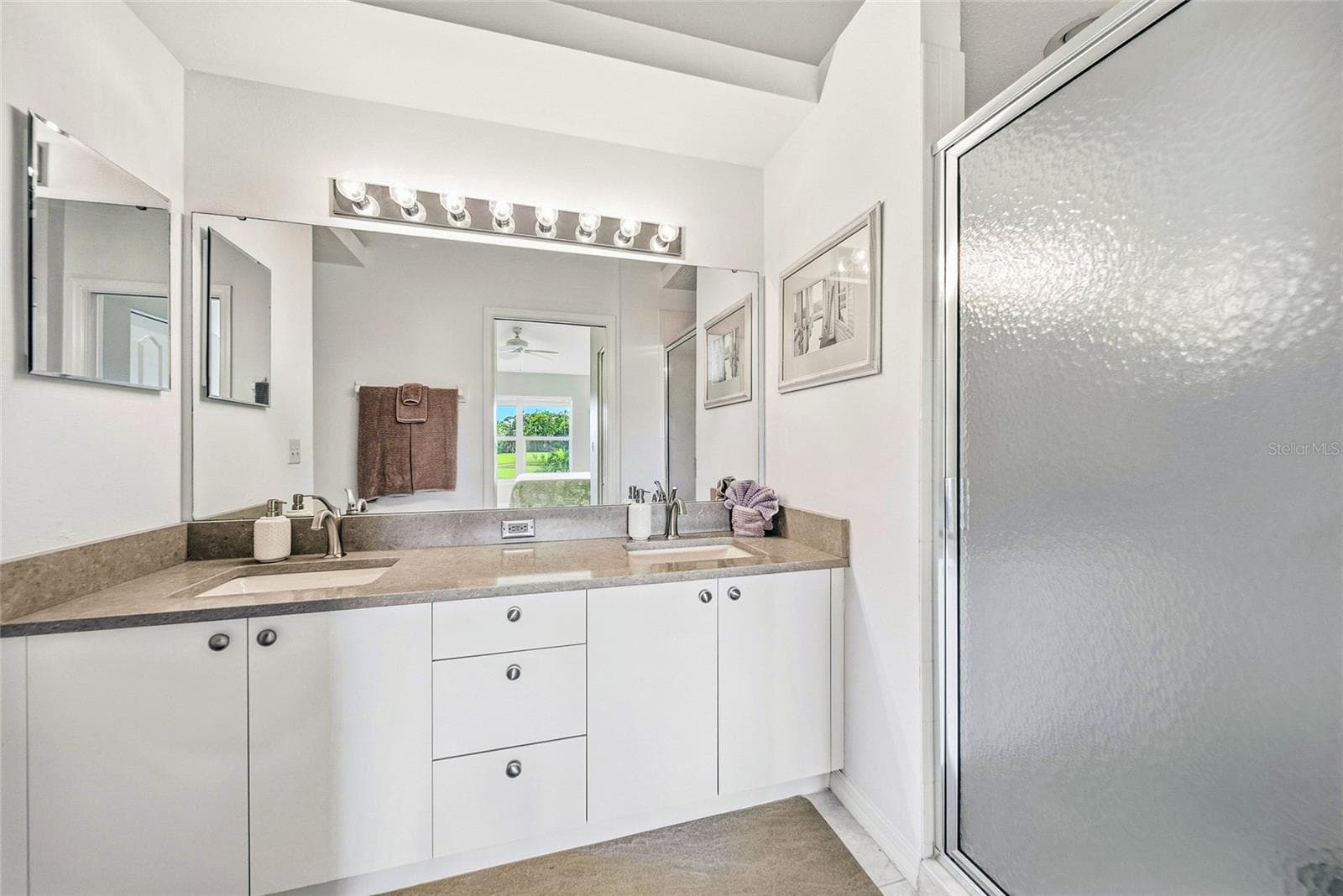 Dual sinks - 5320 HYLAND HILLS AVE #2222, SARASOTA