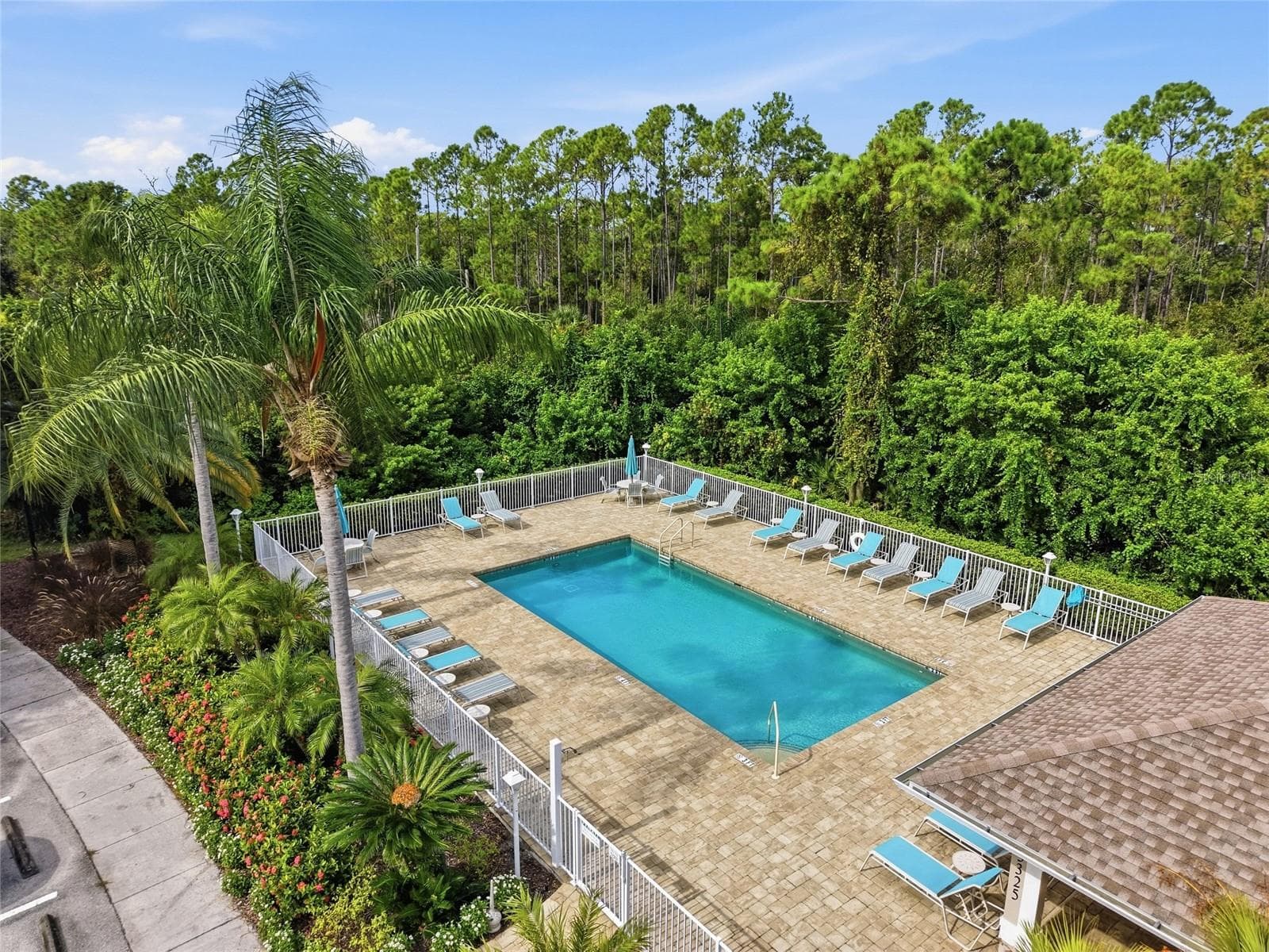Veranda 1 community pool - 5320 HYLAND HILLS AVE #2222, SARASOTA