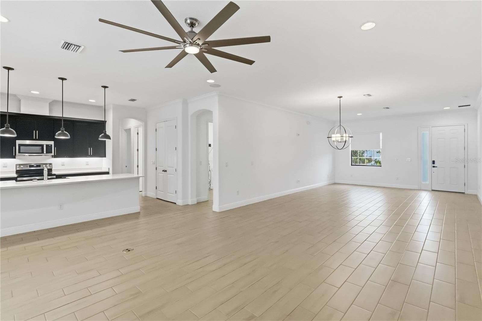 Single Family Residence at 4028 SALIDA DELSOL DR, SUN CITY CENTER, photo 8 of 47