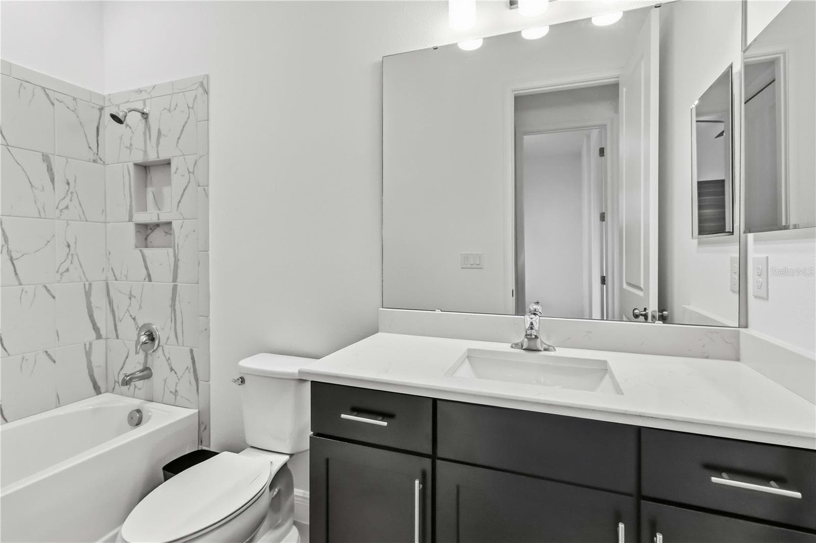 Single Family Residence at 4028 SALIDA DELSOL DR, SUN CITY CENTER, photo 26 of 47
