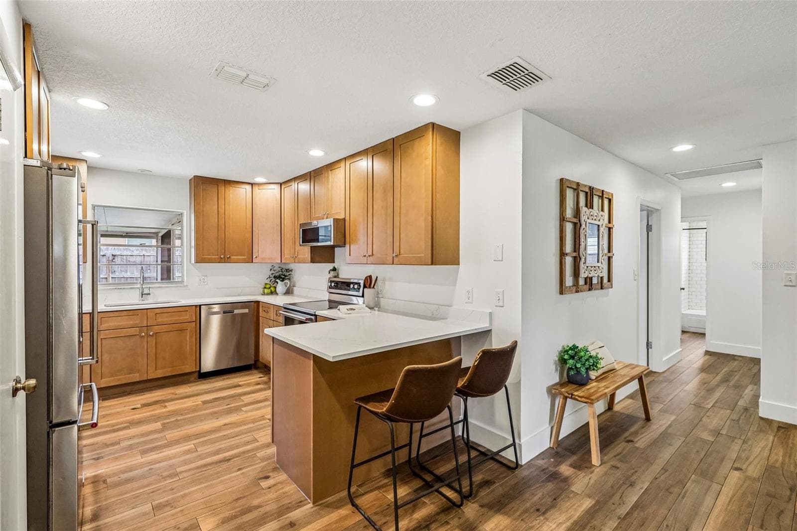 Quartz counters - 1519 GLASTONBERRY RD, MAITLAND