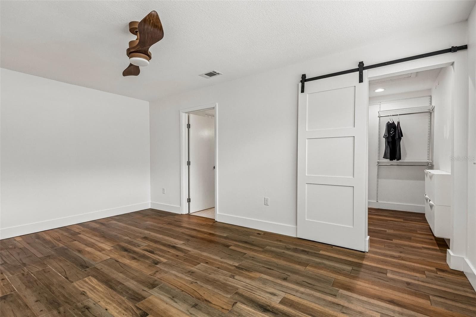 Walk in closet in Primary - 1519 GLASTONBERRY RD, MAITLAND