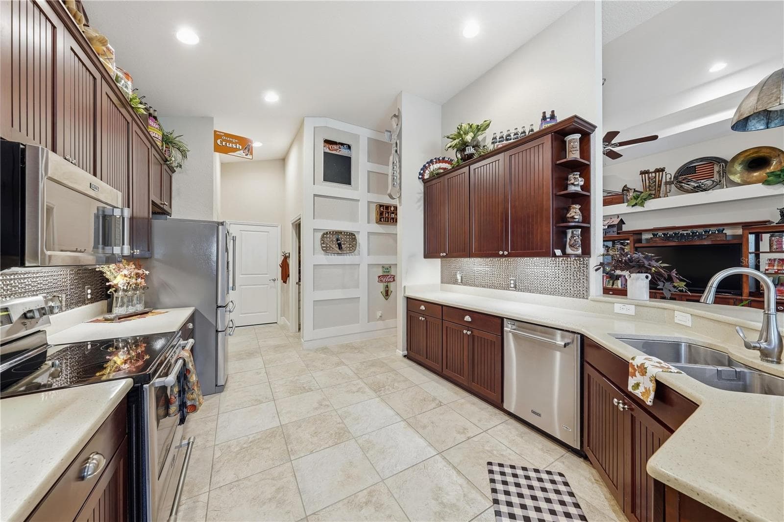 Single Family Residence at 10331 ADDISON SHORE WAY, OXFORD, photo 13 of 48