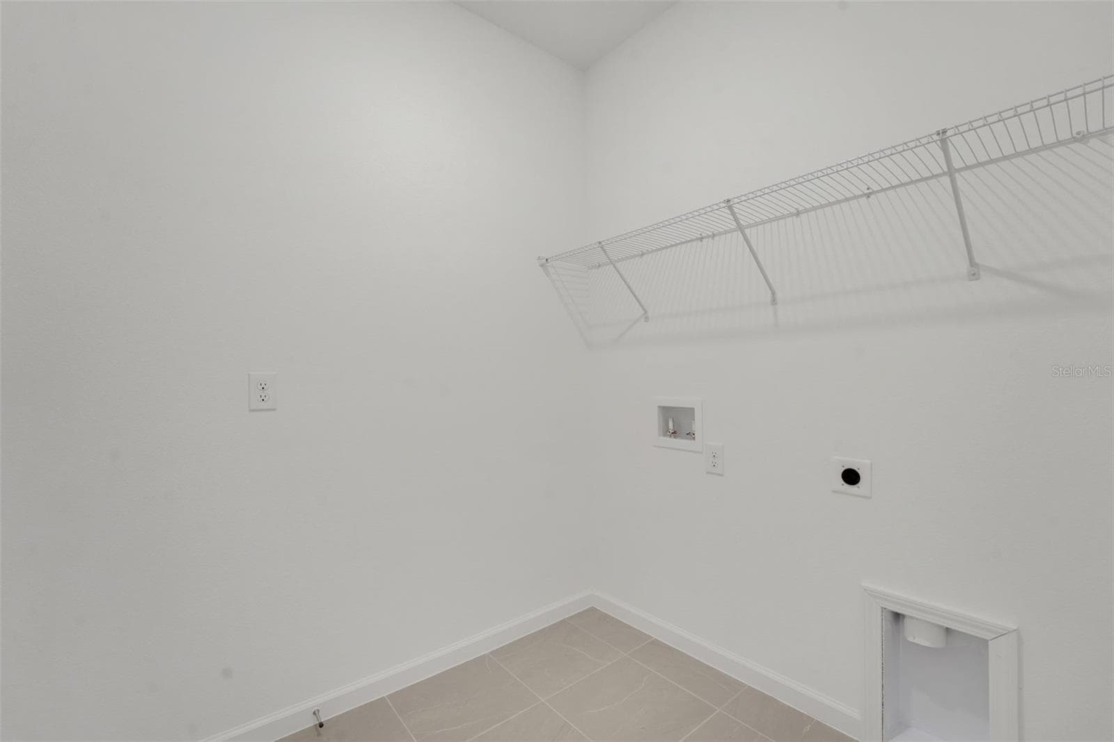 Single Family Residence at 300 MEREDITH BLVD, WINTER HAVEN, photo 8 of 35